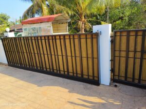 Sliding Gate with HDL Sheets