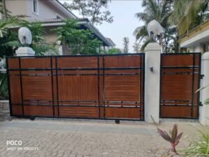Sliding Gate with Wacket Gate